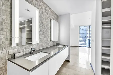 88 SW 7th Street Miami FL 33130