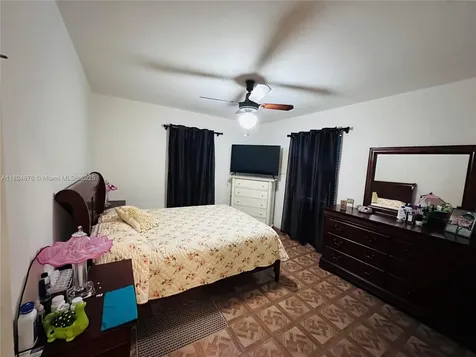 520 NW 23rd Avenue Miami FL 33125