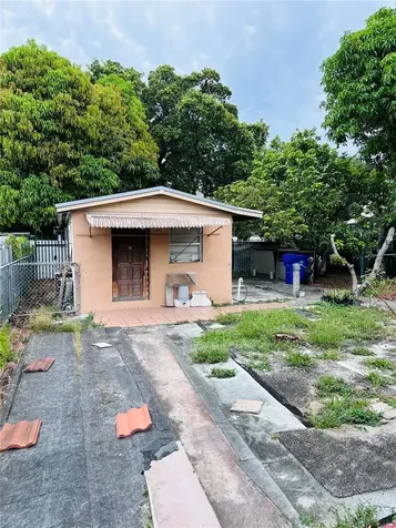520 NW 23rd Avenue Miami FL 33125