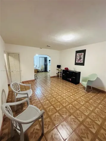 520 NW 23rd Avenue Miami FL 33125