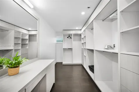 150 NE 50 Miami FL 33137