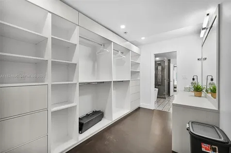 150 NE 50 Miami FL 33137