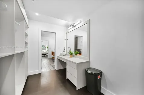 150 NE 50 Miami FL 33137