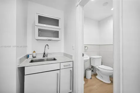 150 NE 50 Miami FL 33137