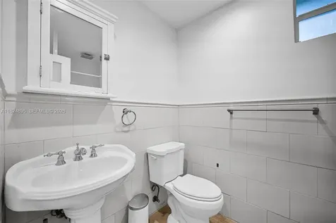 150 NE 50 Miami FL 33137