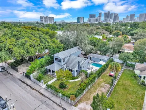 150 NE 50 Miami FL 33137