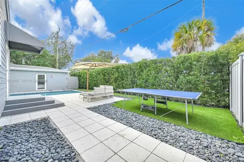 150 NE 50 Miami FL 33137