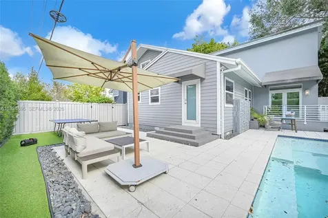 150 NE 50 Miami FL 33137