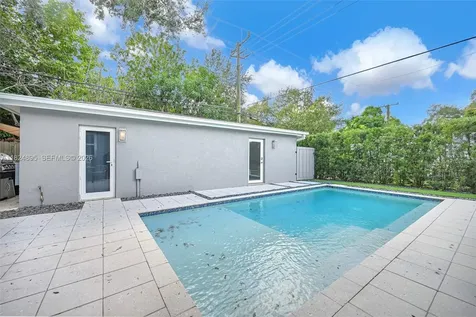150 NE 50 Miami FL 33137