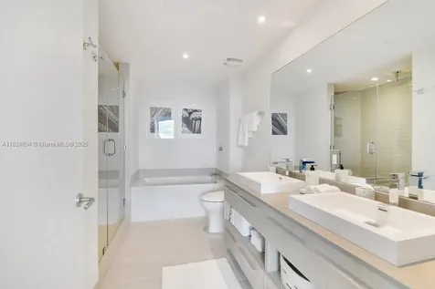 4010 S Ocean Drive Hollywood FL 33019