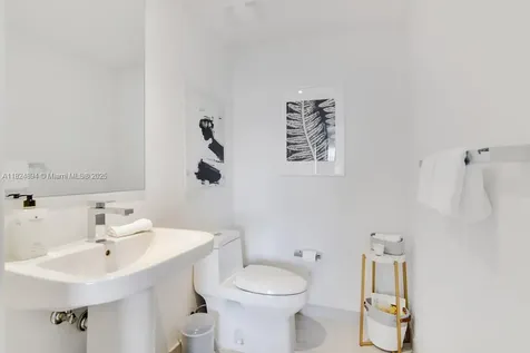 4010 S Ocean Drive Hollywood FL 33019