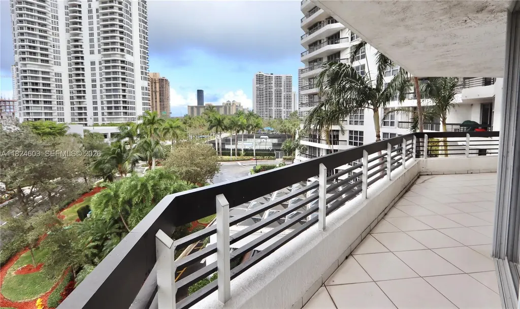 3530 Mystic Pointe Drive Aventura FL 33180