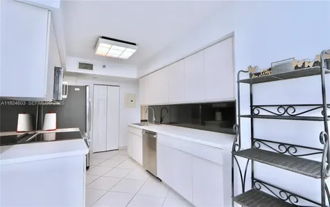 3530 Mystic Pointe Drive Aventura FL 33180
