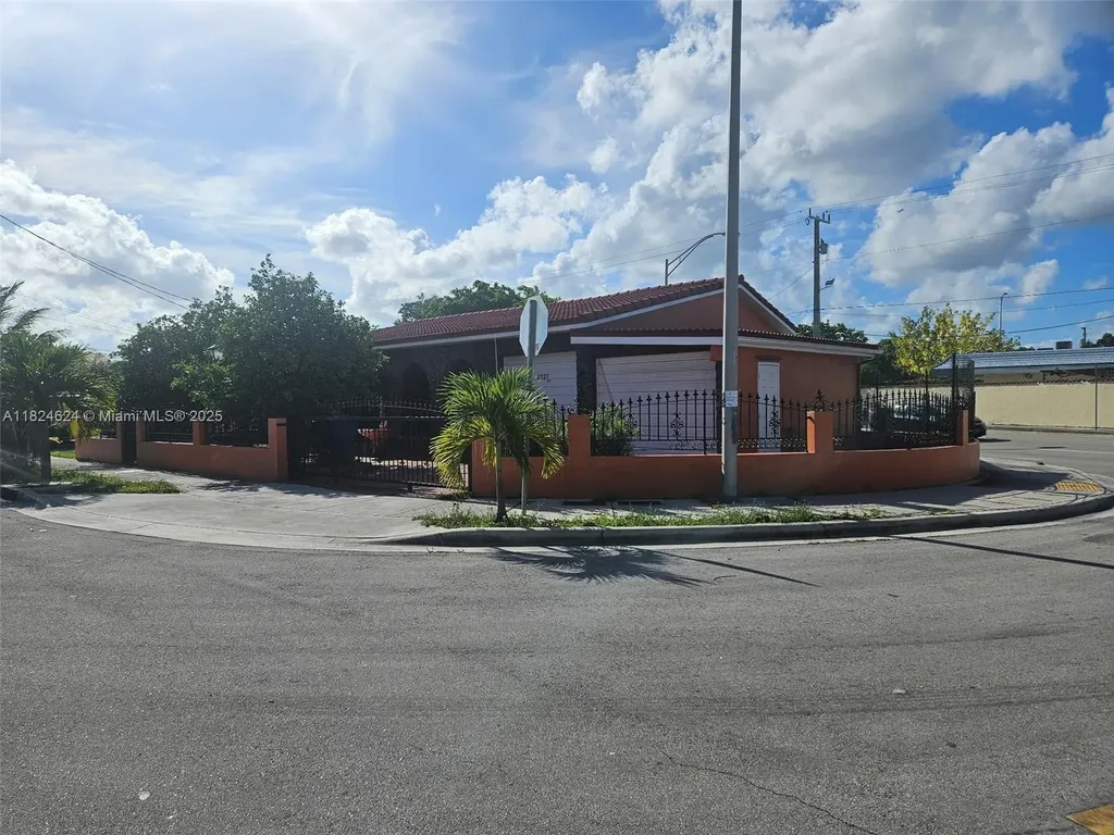 2327 SW 1st Street Miami FL 33135