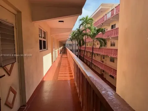 215 SE 3rd Avenue Hallandale Beach FL 33009