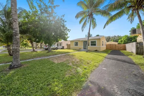 2714 Fillmore Street Hollywood FL 33020