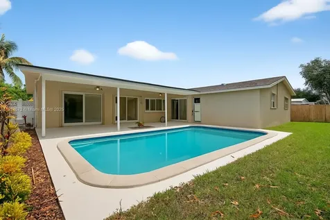 8850 NW 3rd Street Pembroke Pines FL 33024