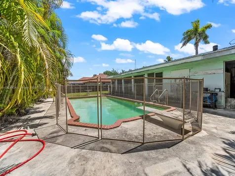 17430 SW 92nd Court Palmetto Bay FL 33157