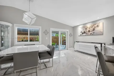 8905 NW 112th Street Hialeah Gardens FL 33018