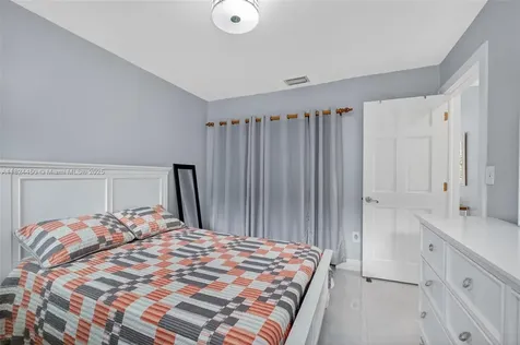8905 NW 112th Street Hialeah Gardens FL 33018