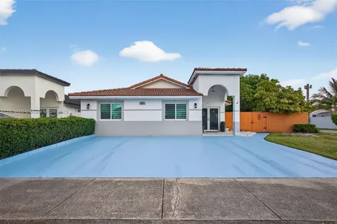 8905 NW 112th Street Hialeah Gardens FL 33018