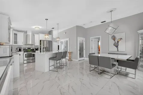 8905 NW 112th Street Hialeah Gardens FL 33018