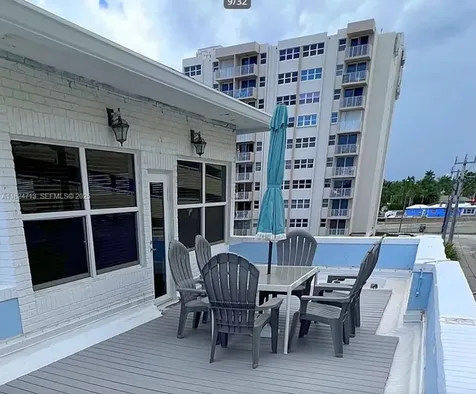 326 Harrison Street Hollywood FL 33019