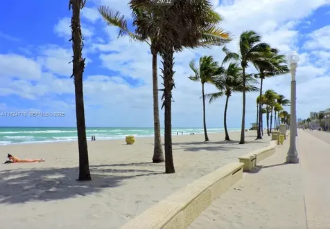 326 Harrison Street Hollywood FL 33019