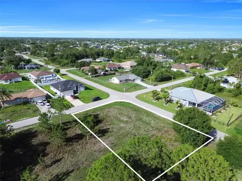 3418 5th Street SW Lehigh Acres FL 33976