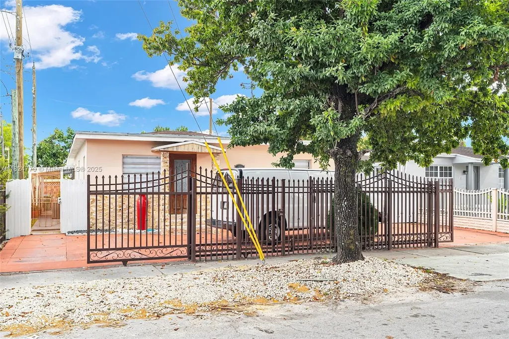 31 SW 58th Court Miami FL 33144