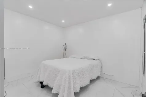 31 SW 58th Court Miami FL 33144