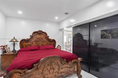 31 SW 58th Court Miami FL 33144