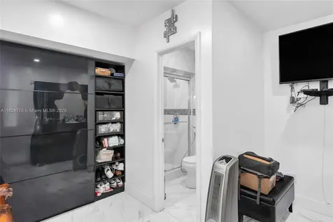 31 SW 58th Court Miami FL 33144