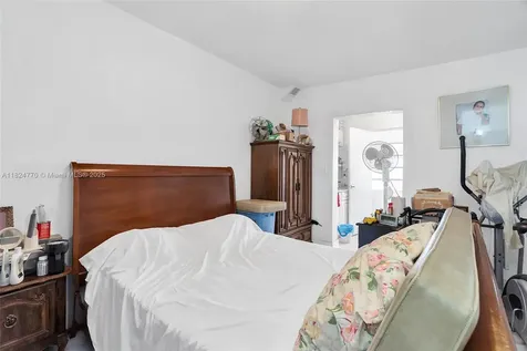 31 SW 58th Court Miami FL 33144