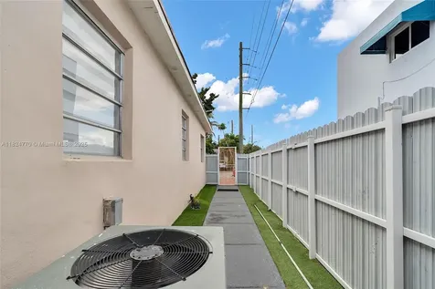 31 SW 58th Court Miami FL 33144