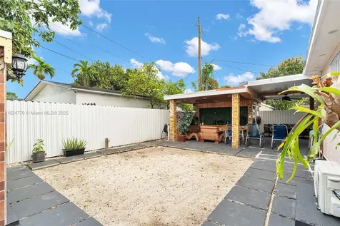 31 SW 58th Court Miami FL 33144
