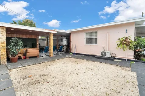 31 SW 58th Court Miami FL 33144