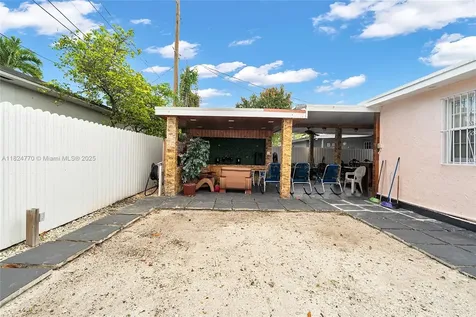 31 SW 58th Court Miami FL 33144