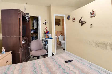 31 SW 58th Court Miami FL 33144