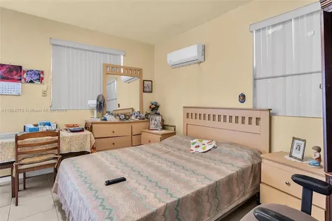 31 SW 58th Court Miami FL 33144