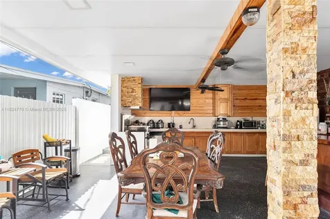 31 SW 58th Court Miami FL 33144