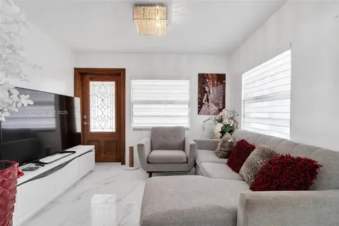 31 SW 58th Court Miami FL 33144