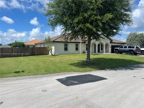13202 SW 216th Terrace Miami FL 33170