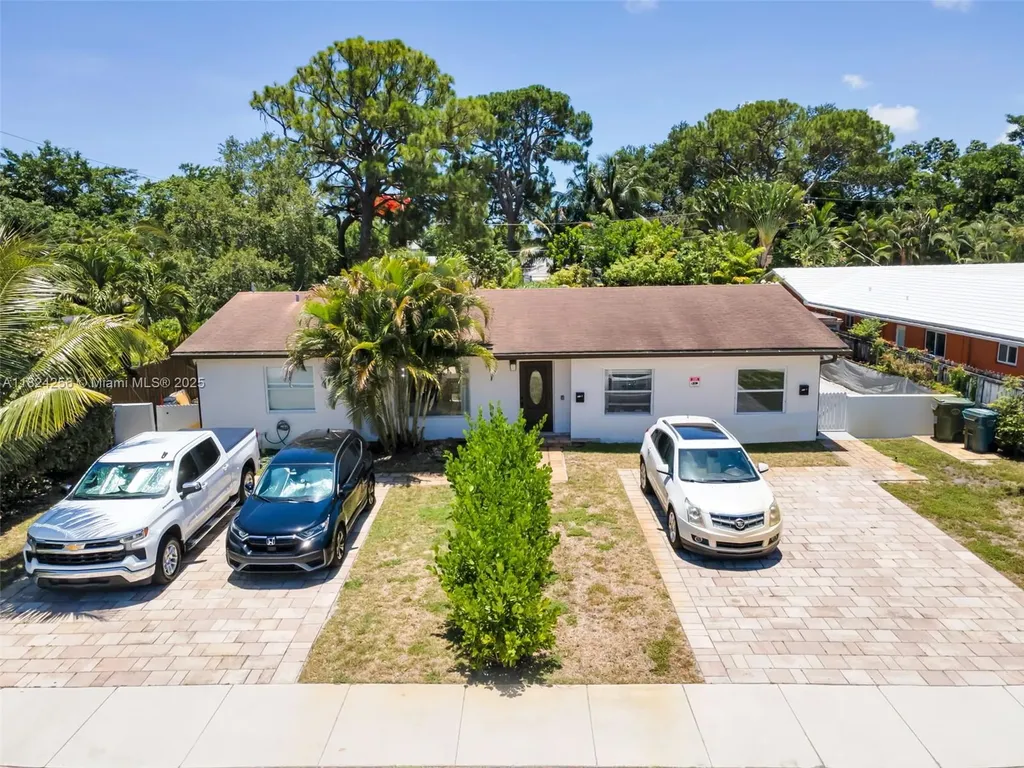 754 NE 36th Street Oakland Park FL 33334