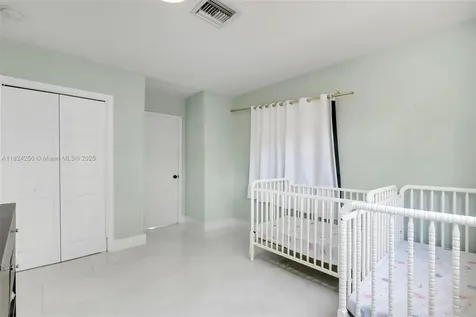 754 NE 36th Street Oakland Park FL 33334