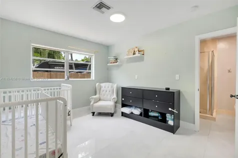 754 NE 36th Street Oakland Park FL 33334