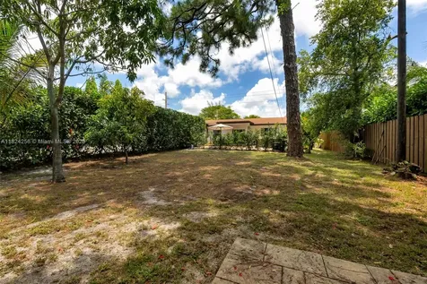 754 NE 36th Street Oakland Park FL 33334