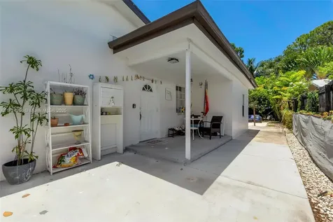 754 NE 36th Street Oakland Park FL 33334