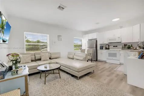 754 NE 36th Street Oakland Park FL 33334