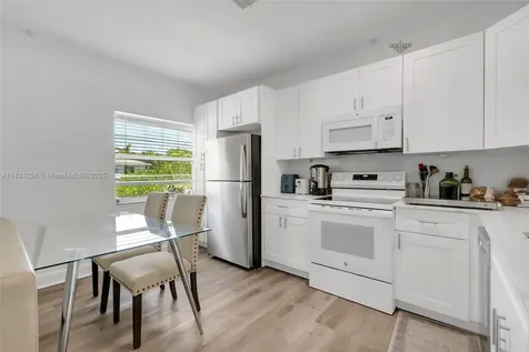 754 NE 36th Street Oakland Park FL 33334